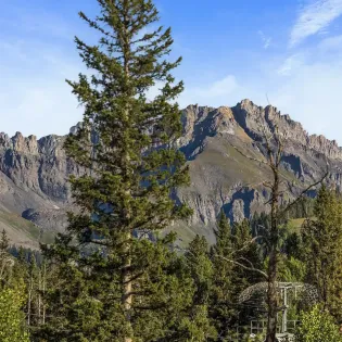 2.4 slopeside chateau telluride deck view11