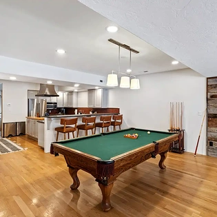 2.4 telluride sky house living room pool table1