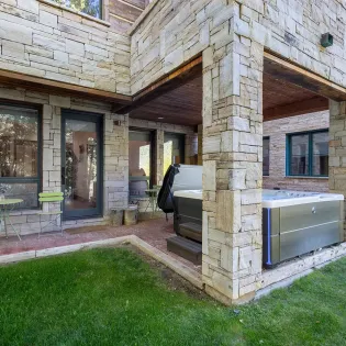 20.0 telemark b telluride exterior hot tub