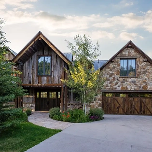 21 telluride overlook haus exterior front2