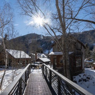 the treehouse telluride entry walkway