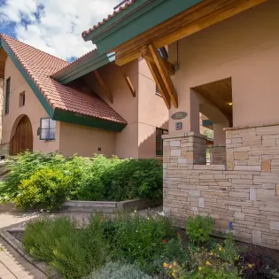 27.0 telemark b telluride entry sidewalk 