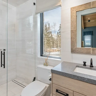 28.3 telluride lone star lodge adu primary bathroom