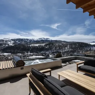 3.0 the lookout telluride hot tub2