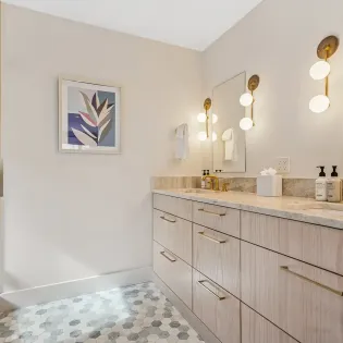 3.04 telluride seven summits primary bath