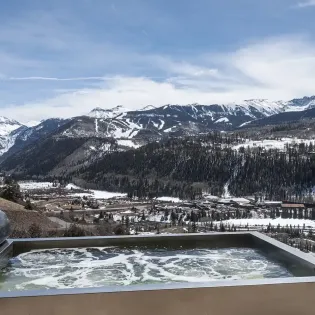 3.1 the lookout telluride hot tub1