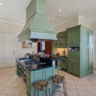 3.3 saison cinq mountain village kitchen4