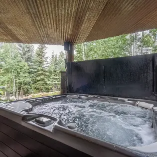 3.3 slopeside chateau telluride hot tub1