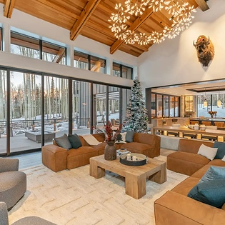 3.3 telluride lone star lodge living dining angle