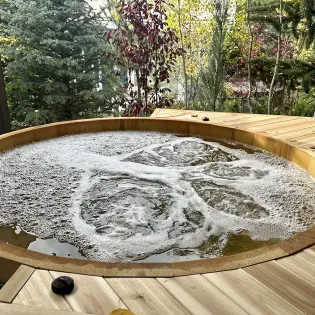 3.4 magic on main telluride hot tub2