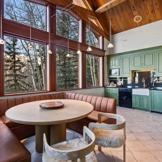 3.4 saison cinq mountain village kitchen breakfast table1