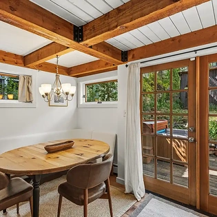 3.4 telluride town charm kitchen4 breakfast nook