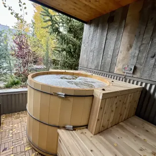 3.5 magic on main telluride hot tub1