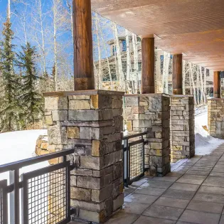 3.5 slopeside chateau telluride lower patio 13