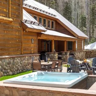 4.0 mountain tranquility telluride exterior rear hot tub