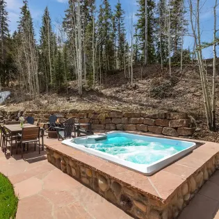 4.01 mountain tranquility telluride patio hot tub2