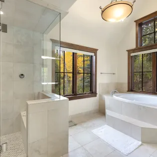 4.02 telluride on trails edge primary bath