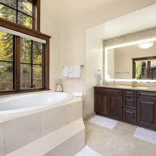 4.03 telluride on trails edge primary bath