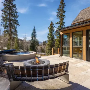 4.05 galloping goose chalet telluride hot tub firepit3