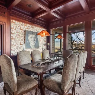 4.1 saison cinq mountain village dining room2