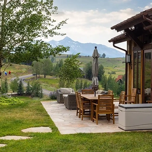 5.0 between the peaks mountain village exterior dining2