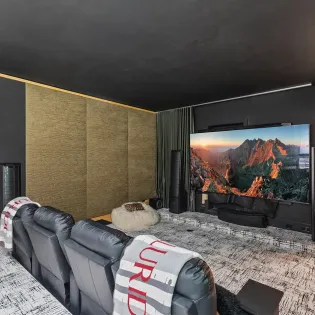 5.0 saison cinq mountain village movie theater1