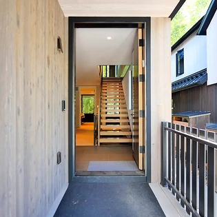 5.0 telluride maison cornet entrance