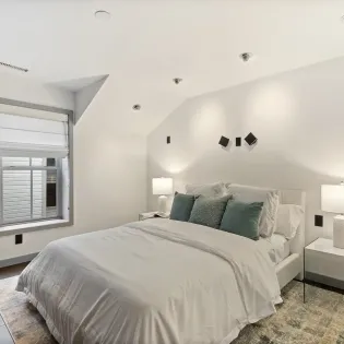 5.0 telluride ore light loft primary suite