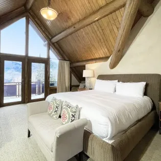 5.01 telluride alpen ridge second level bedroom 0