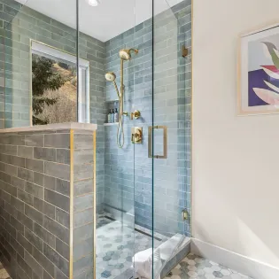 5.01 telluride seven summits primary bath