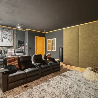 5.02 saison cinq mountain village movie theater2