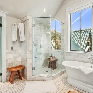 5.03 telluride creekside haven primary bath