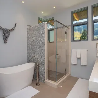 5.04 telluride brial veil retreat primary bath