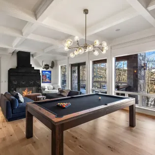 5.10 saison cinq mountain village game room pool table2