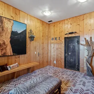 5.12 saison cinq mountain village ski mudroom2