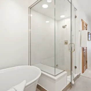 5.20 heritage penthouse telluride primary bathroom 
