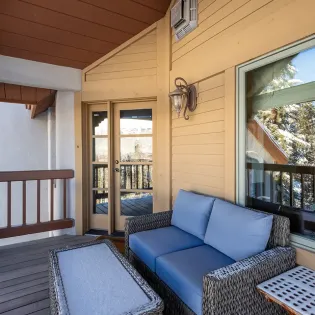 5.21 telluride skiside at lorian primary balcony