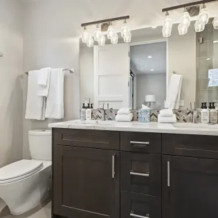 5.3 owl meadows 11 telluride primary suite bathroom1