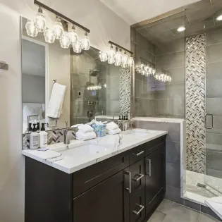 5.4 owl meadows 11 telluride primary suite bathroom2