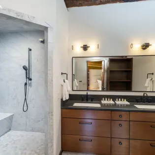 5.4 slopeside chateau telluride primary suite bath