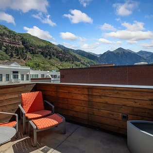 5.5 telluride alpenblick primary suite deck4