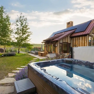5.7 between the peaks mountain village exterior hot tub1