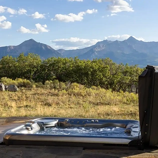 5.8 wild lupine telluride exterior hot tub2