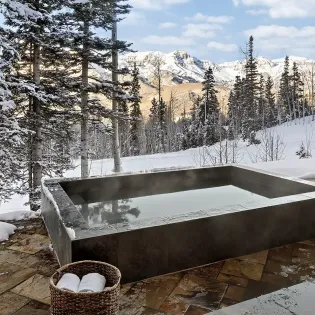 5.911 telluride picture perfect hot tub.jpg