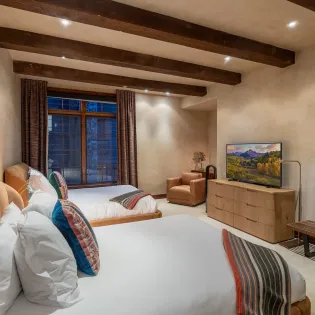 6.0 see forever 121 telluride guest bedroom1 edit