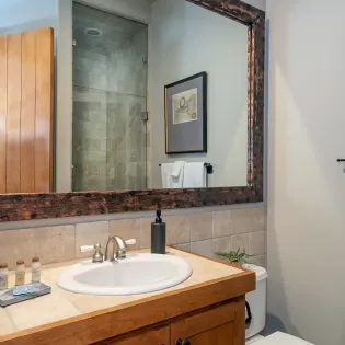 6.0 sunshine at terraces telluride vacation rental gues bathroom1
