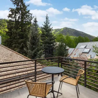 6.0 telluride magic on main primary balcony