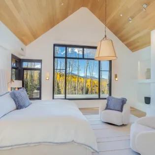 6.0 telluride the summit primary suite 