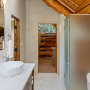6.006 telluride stone timber guest two bathroom