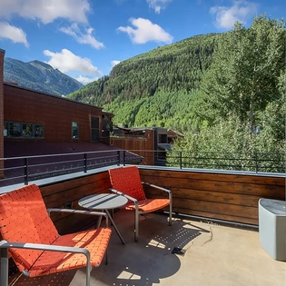 6.2 telluride alpenblick primary suite deck1